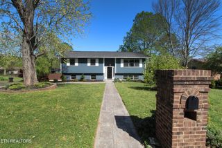 9040 Shallowford Rd, Knoxville, TN 37923