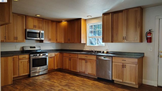 28440 Ryan Creek Road, Willits, CA 95490