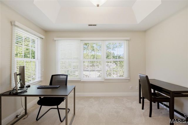 2143 Oak Drive, St Louis, MO 63131