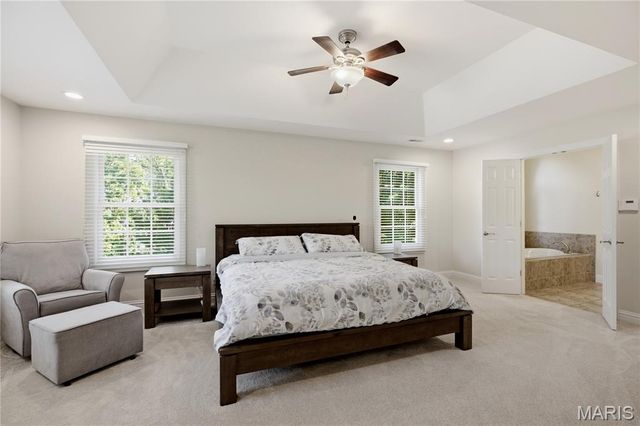 2143 Oak Drive, St Louis, MO 63131