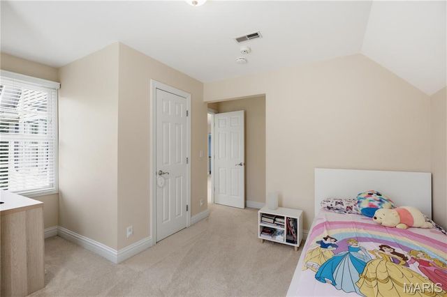 2143 Oak Drive, St Louis, MO 63131