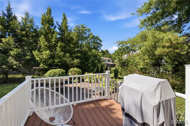 2143 Oak Drive, St Louis, MO 63131