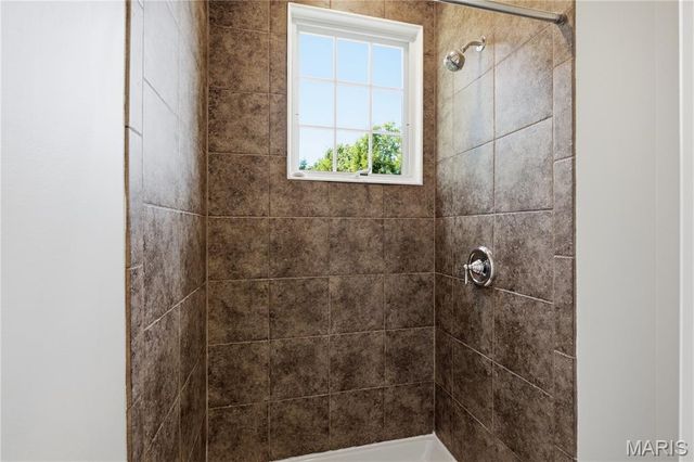 2143 Oak Drive, St Louis, MO 63131
