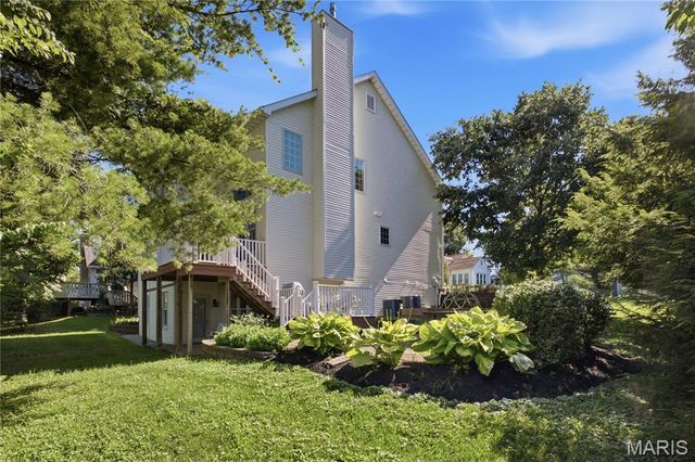 2143 Oak Drive, St Louis, MO 63131