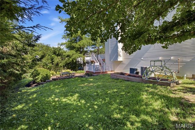 2143 Oak Drive, St Louis, MO 63131