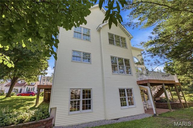 2143 Oak Drive, St Louis, MO 63131