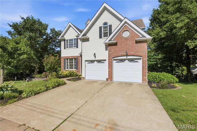 2143 Oak Drive, St Louis, MO 63131