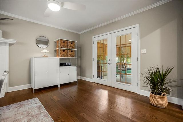 9104 Ensley Lane, Leawood, KS 66206