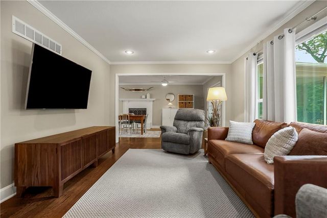 9104 Ensley Lane, Leawood, KS 66206