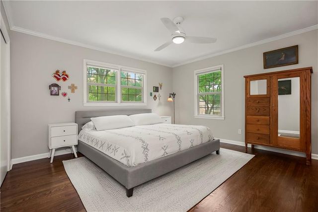 9104 Ensley Lane, Leawood, KS 66206