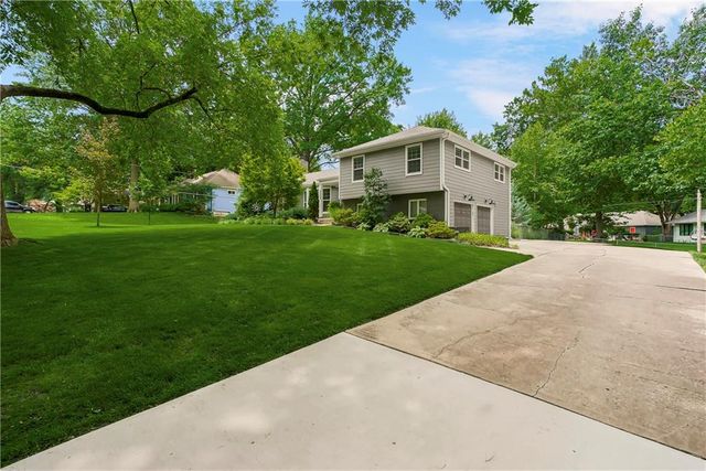 9104 Ensley Lane, Leawood, KS 66206