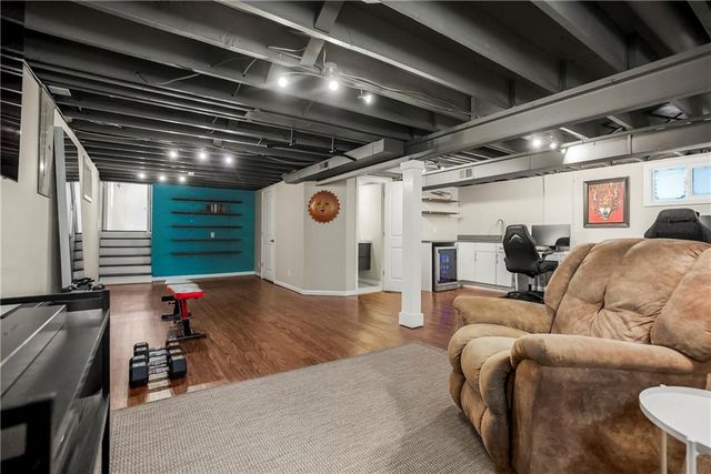 9104 Ensley Lane, Leawood, KS 66206