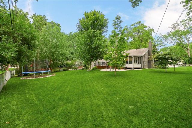 9104 Ensley Lane, Leawood, KS 66206
