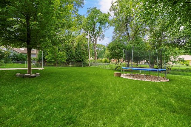 9104 Ensley Lane, Leawood, KS 66206