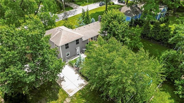 9104 Ensley Lane, Leawood, KS 66206