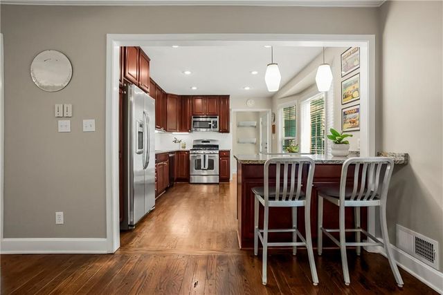9104 Ensley Lane, Leawood, KS 66206