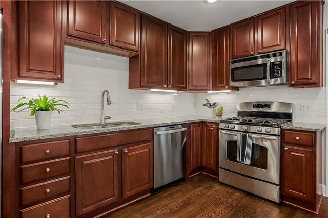 9104 Ensley Lane, Leawood, KS 66206