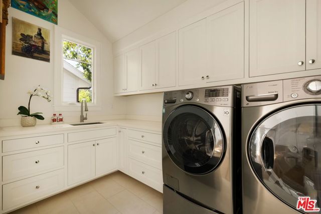 126 S Westgate Avenue, Los Angeles, CA 90049