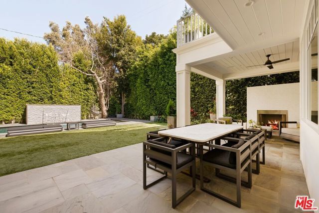 126 S Westgate Avenue, Los Angeles, CA 90049