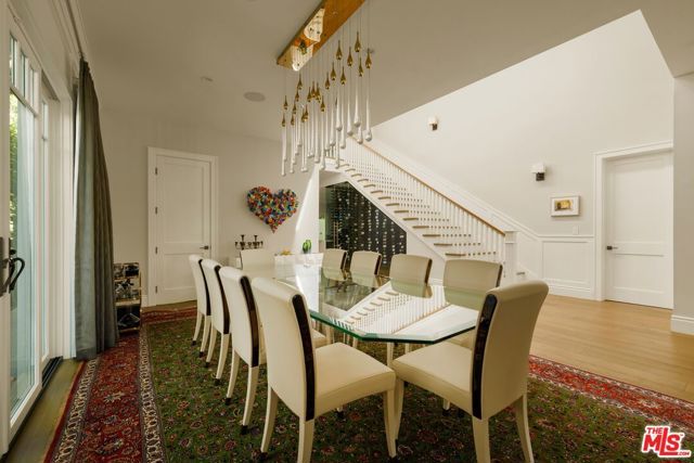 126 S Westgate Avenue, Los Angeles, CA 90049