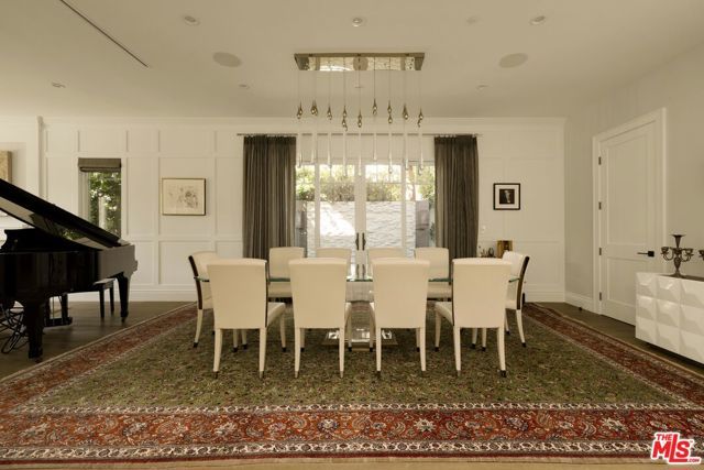 126 S Westgate Avenue, Los Angeles, CA 90049