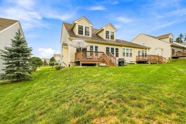 65 Brooksmont Dr 15, Holliston, MA 01746