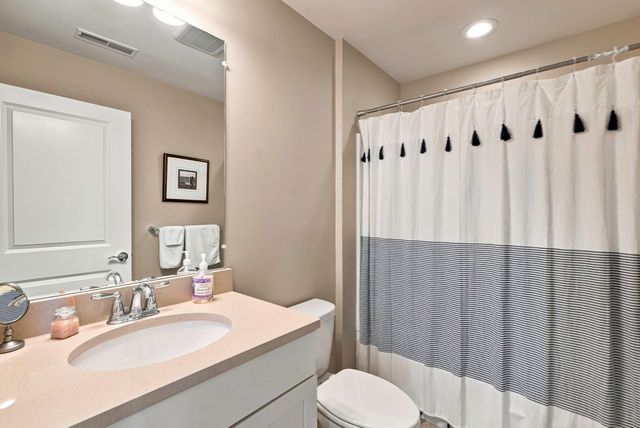 65 Brooksmont Dr 15, Holliston, MA 01746