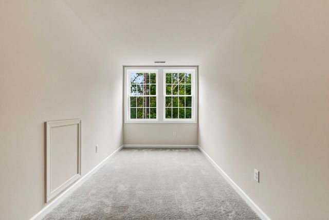 65 Brooksmont Dr 15, Holliston, MA 01746