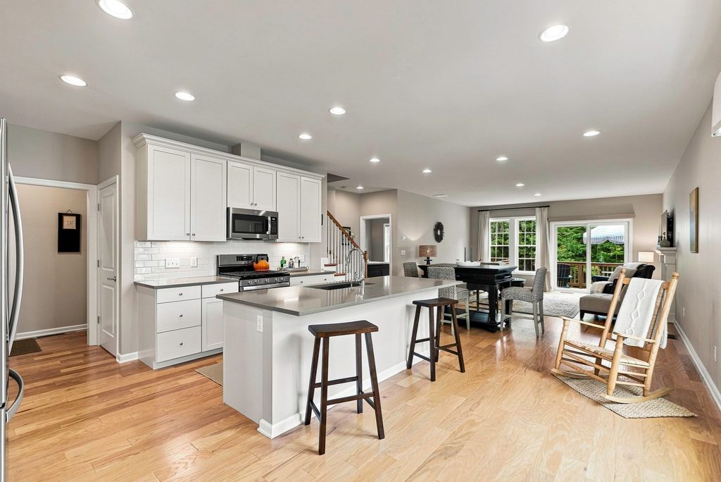 65 Brooksmont Dr 15, Holliston, MA 01746