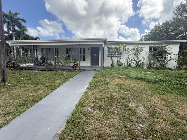 5360 S 73rd Road, Greenacres, FL 33463