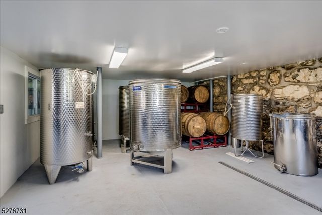 25 Clove Rd, Wantage Twp., NJ 07461