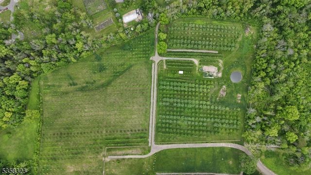 25 Clove Rd, Wantage Twp., NJ 07461