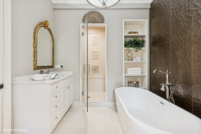 404 Caesar Drive, Barrington Hills, IL 60010