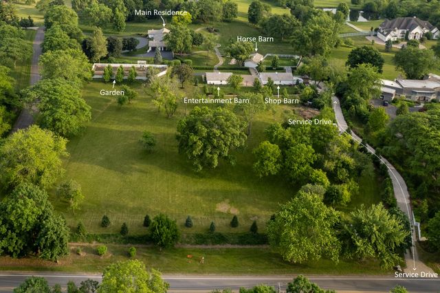 404 Caesar Drive, Barrington Hills, IL 60010