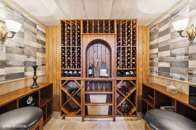 404 Caesar Drive, Barrington Hills, IL 60010