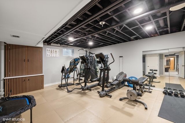 404 Caesar Drive, Barrington Hills, IL 60010