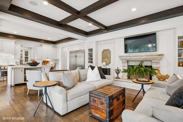 404 Caesar Drive, Barrington Hills, IL 60010