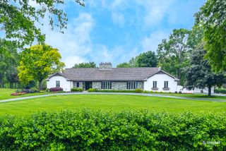 404 Caesar Drive, Barrington Hills, IL 60010