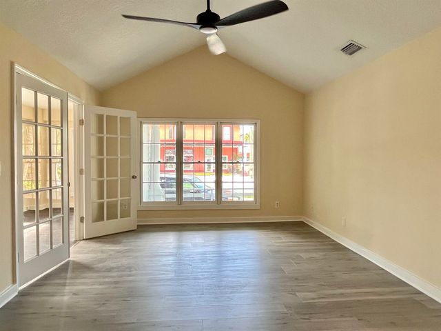 138 King St B, St Augustine, FL 32084