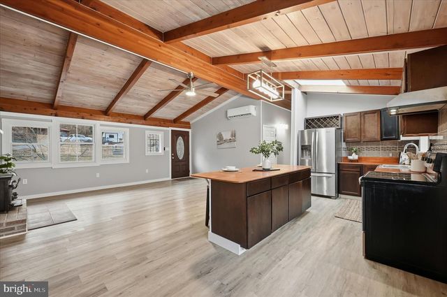 45 WHITE DOGWOOD RD, Harpers Ferry, WV 25425