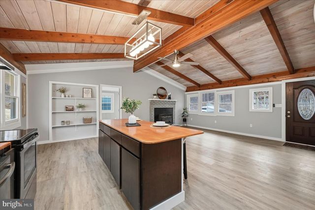 45 WHITE DOGWOOD RD, Harpers Ferry, WV 25425