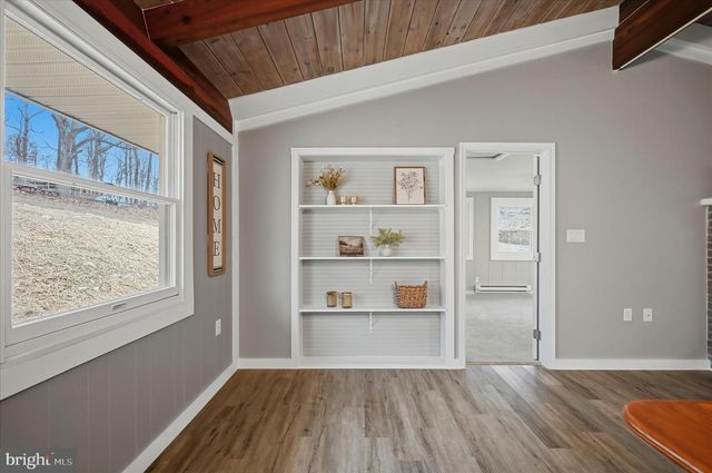 45 WHITE DOGWOOD RD, Harpers Ferry, WV 25425