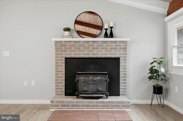 45 WHITE DOGWOOD RD, Harpers Ferry, WV 25425