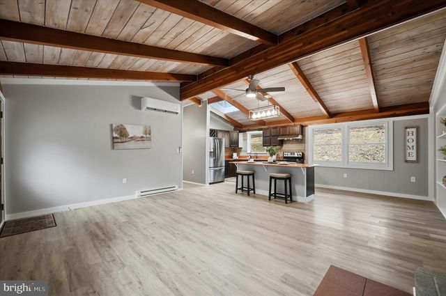 45 WHITE DOGWOOD RD, Harpers Ferry, WV 25425