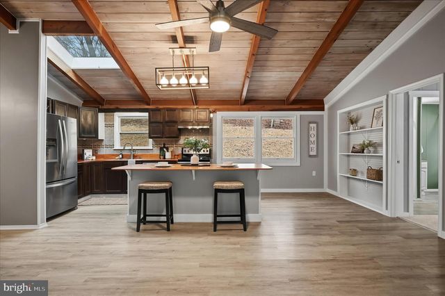 45 WHITE DOGWOOD RD, Harpers Ferry, WV 25425