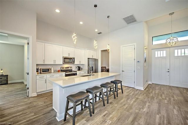 3527 SW 4th LN, Cape Coral, FL 33991