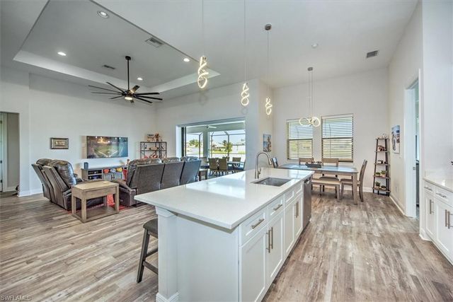 3527 SW 4th LN, Cape Coral, FL 33991