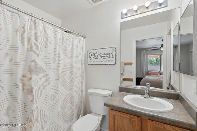 681 W Ash Ridge Drive, Green Valley, AZ 85614