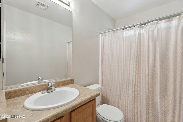 681 W Ash Ridge Drive, Green Valley, AZ 85614