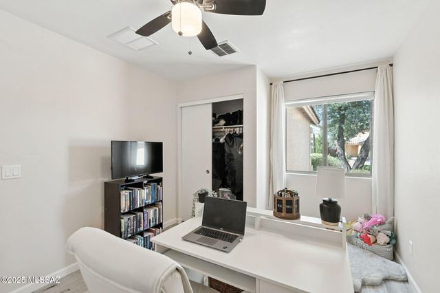 681 W Ash Ridge Drive, Green Valley, AZ 85614